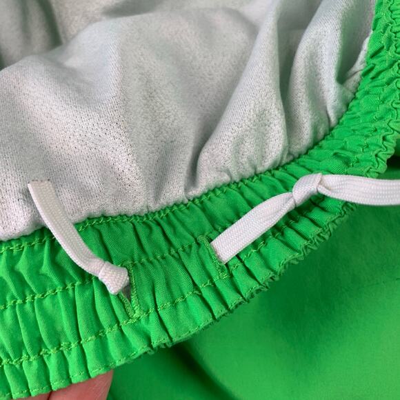 Nike Shorts Womens Small Green Athletic Running Activewear Gym Hiking Casual - Picture 6 of 12